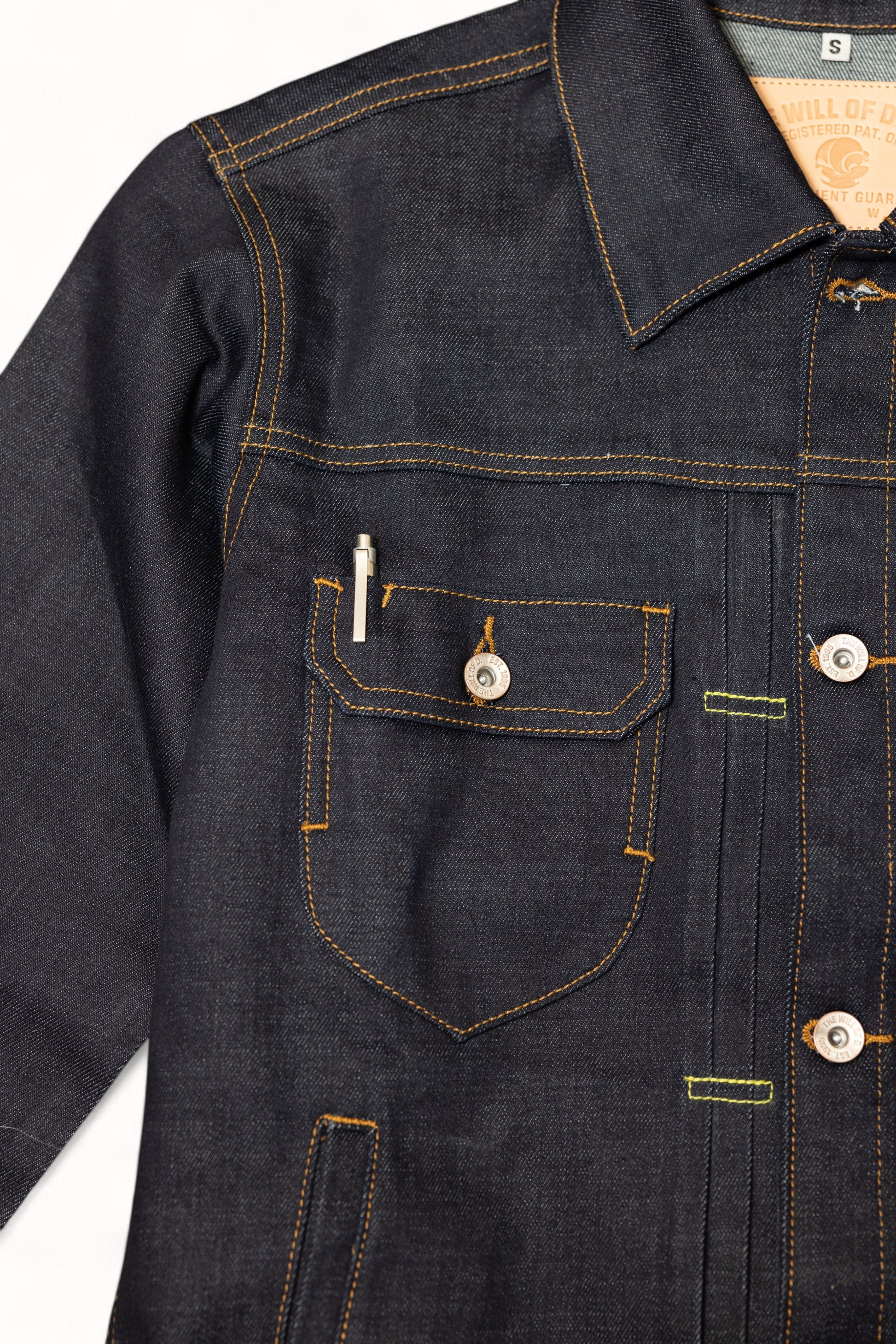 Front pocket pen holder